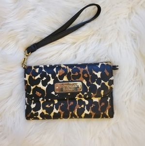 VS Small Wristlet